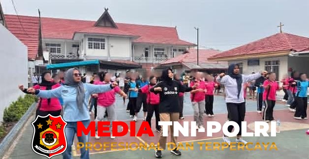 Jaga Kebugaran - Jaga Kebugaran dan Kesehatan, Warga Binaan Lapas Sampit Rutin Ikuti Senam Pagi